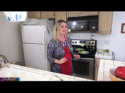 ❤️ A madrasta o ordenha na cozinha antes de sua data Porno em pt-br.milfnut-net.ru ❌️❤
