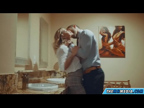 ❤️ Quando uma loira peituda o seduz em um banheiro público Porno em pt-br.milfnut-net.ru ❌️❤